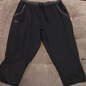 Under Armour cropped pants size large